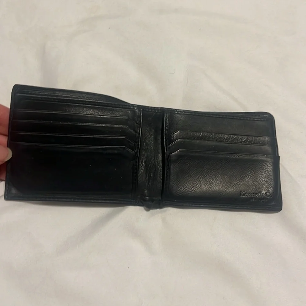 Kenneth Cole mens black butter soft leather bi-fold wallet